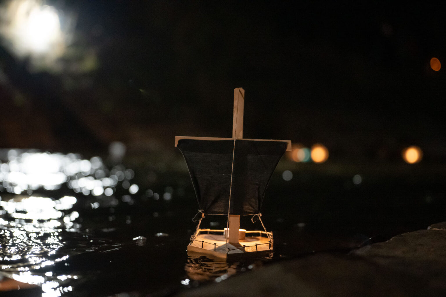 Újra lampionúsztatás a Bentán